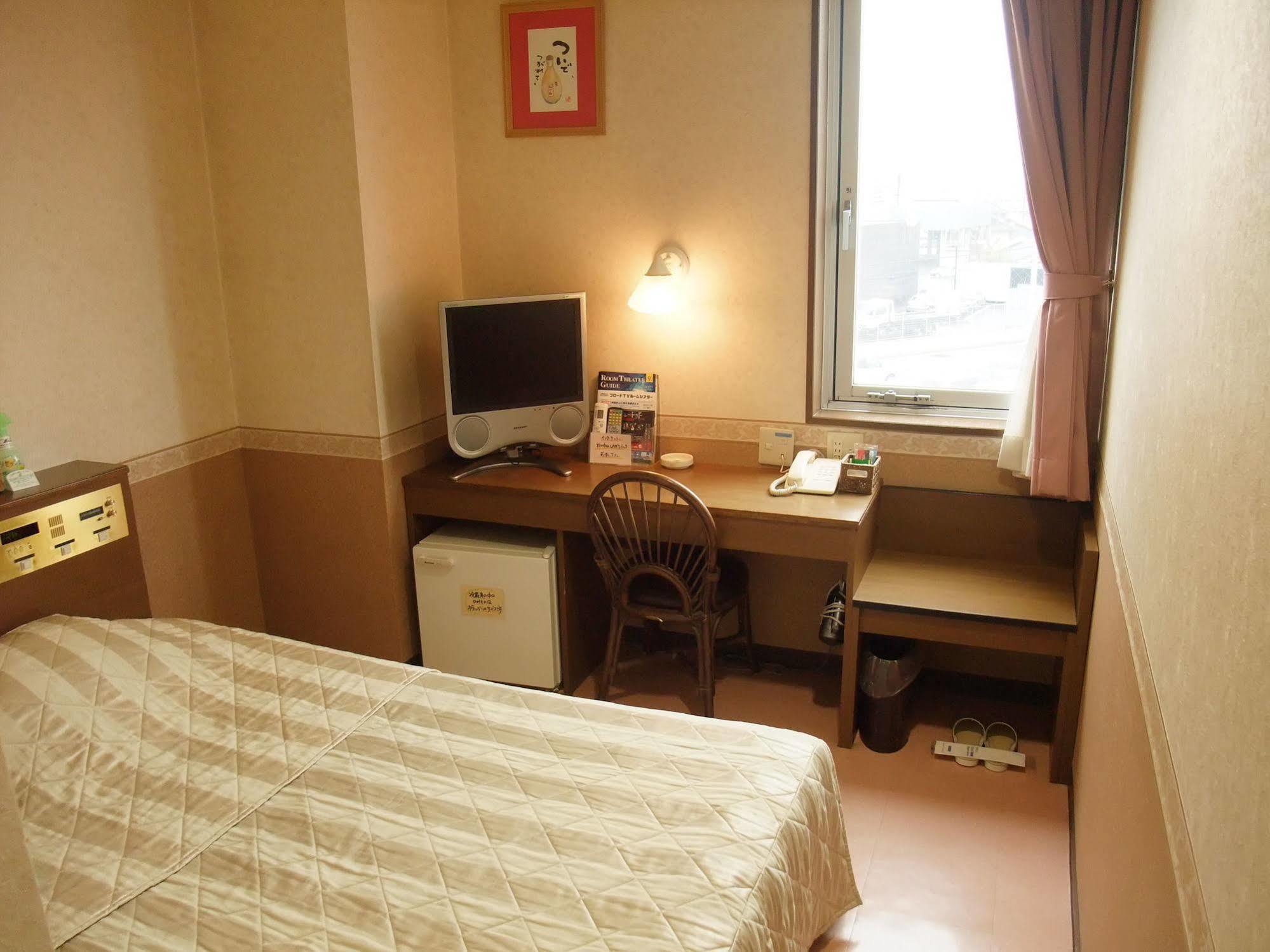 Maebashi Business Hotel Luka Exterior foto