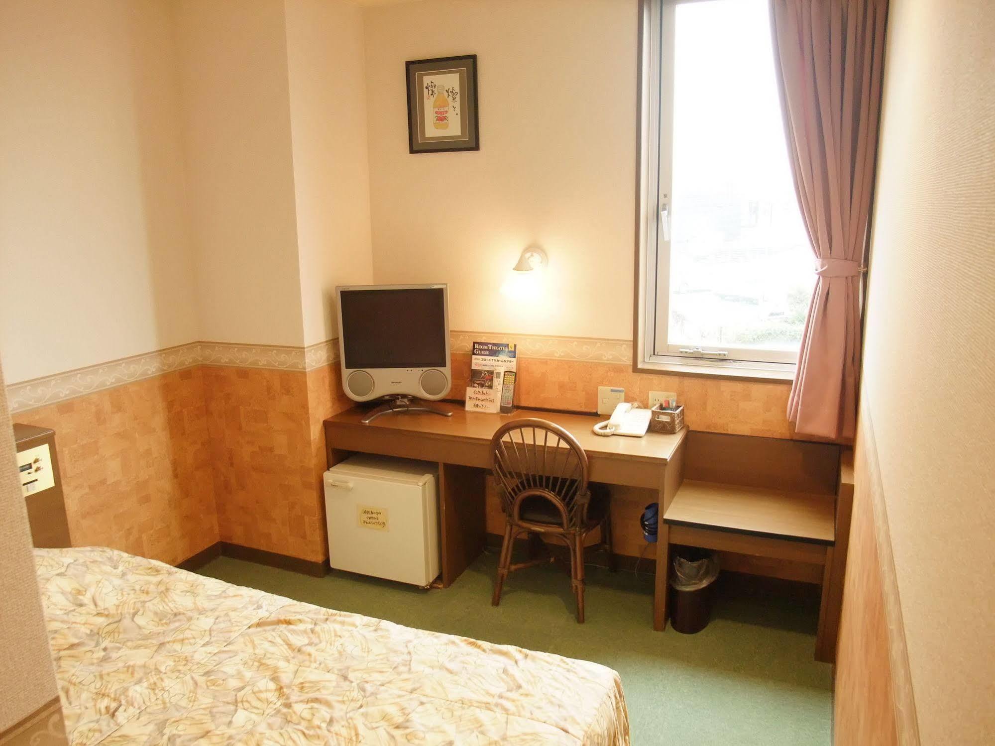 Maebashi Business Hotel Luka Exterior foto